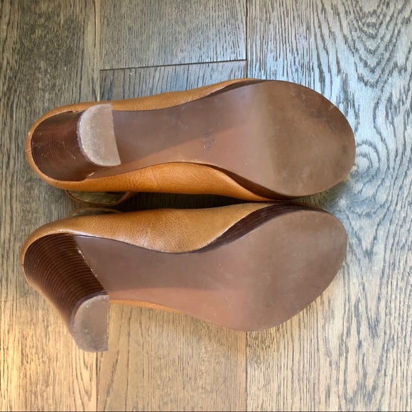 Michael Kors Tan Heels - Picture 3 of 3